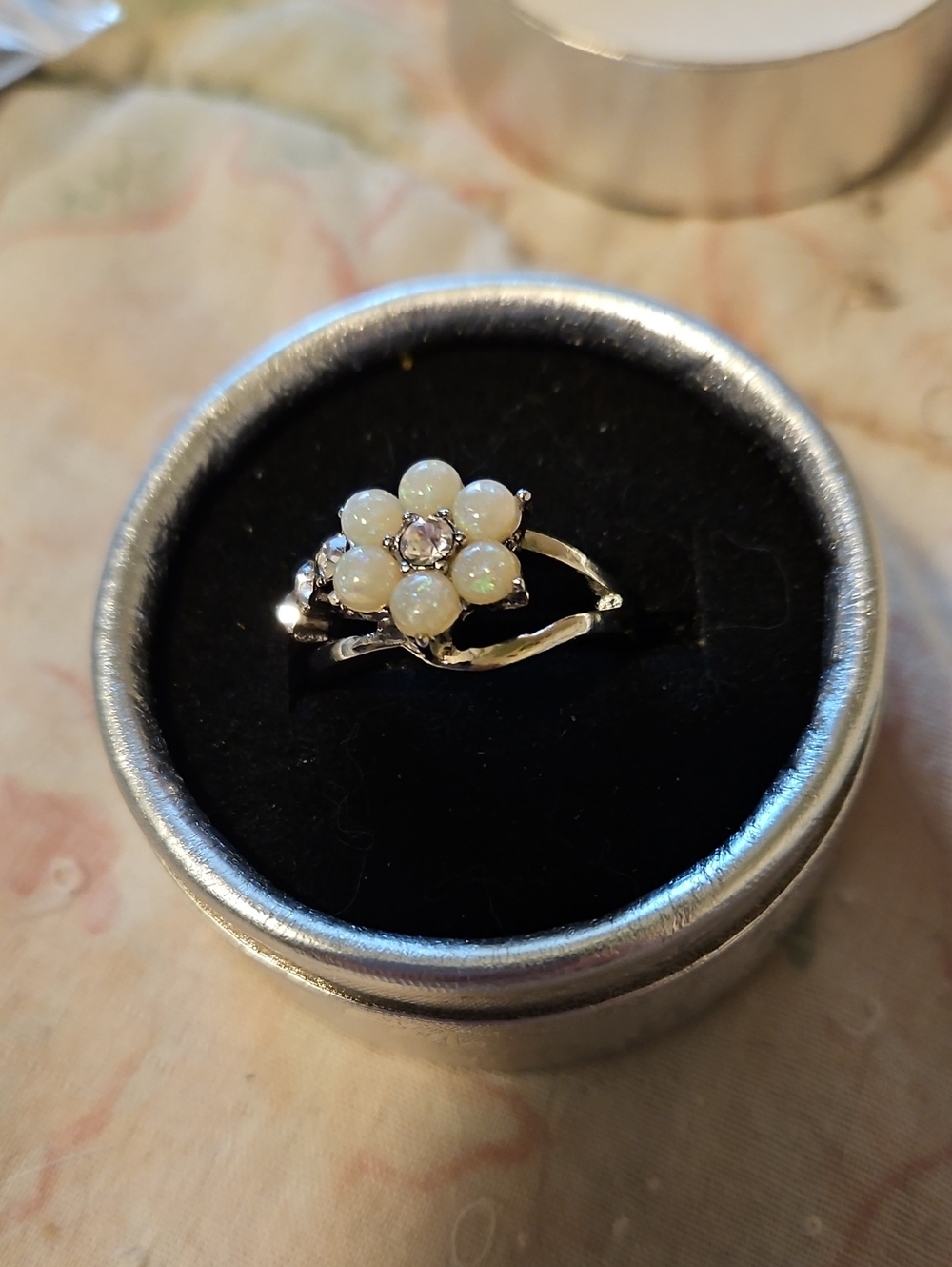 BRAND NEW ** Vintage-Inspired Flower Cluster Opal Ring in White